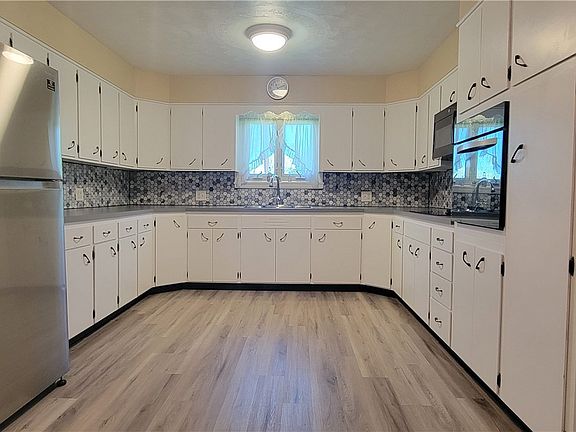 5th image of 153 Spring Rd