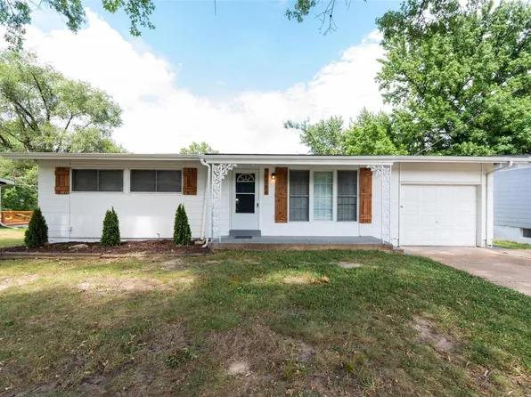 10284 Dacey Dr, Saint Louis, MO 63136