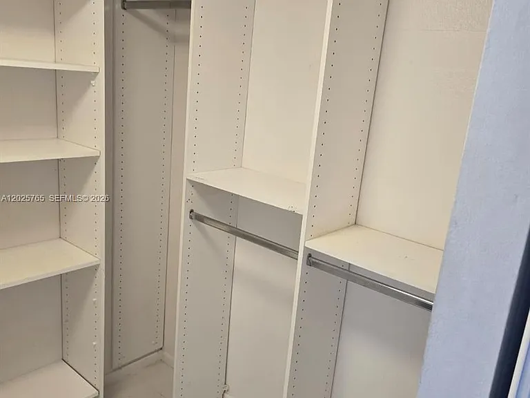 11111 Biscayne Blvd #17D — Photo 8