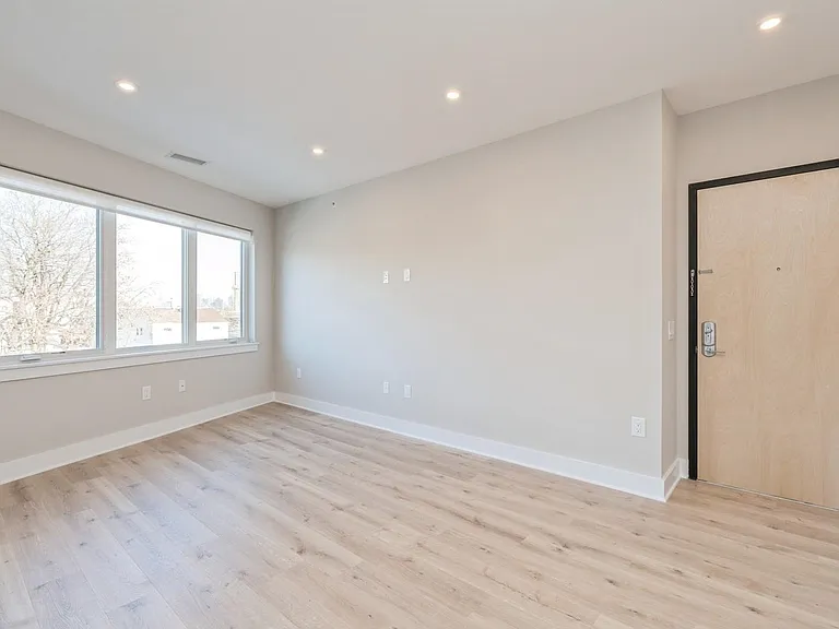 201-205 Randolph Ave #105 — Photo 6
