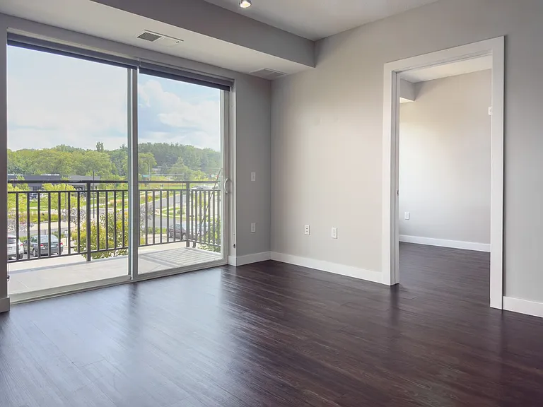 Red44 Luxury Apartments | Specials Available — Photo 27