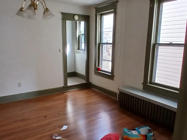 648 Linden Ave — Photo 11