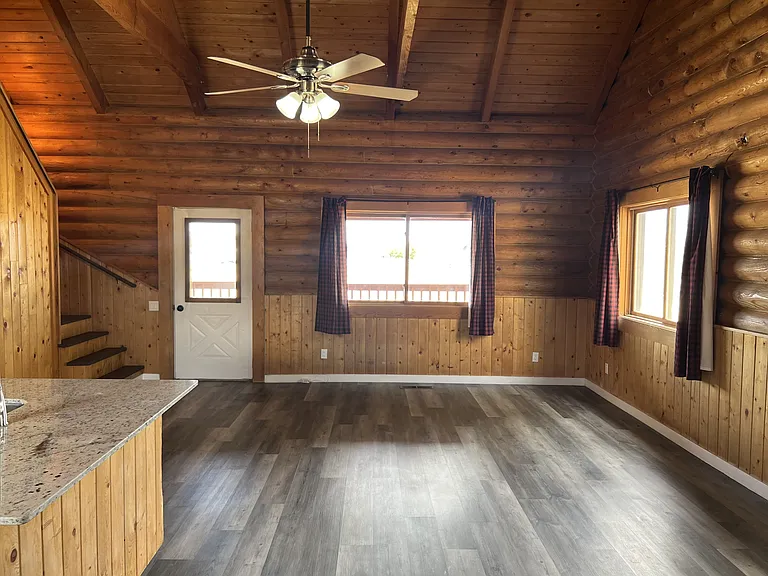 818 Abarr Plz — Photo 15