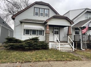 3673 S Ahmedi Ave, St Francis, WI 53235