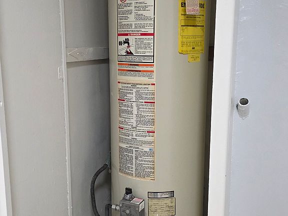 5th image of 717 E Sunset Ave APT A