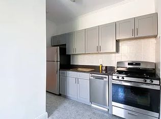 559 17th St #2F, Brooklyn, NY 11215