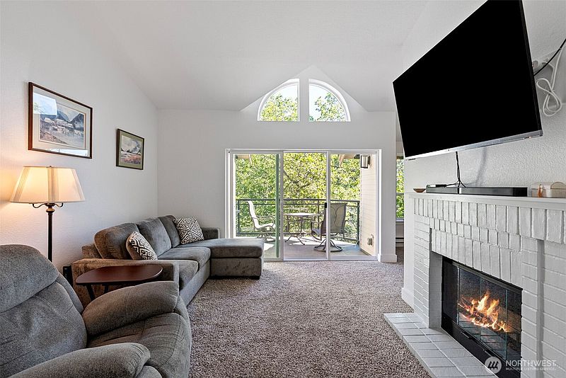 4th image of 3008 N Narrows Drive #B-301