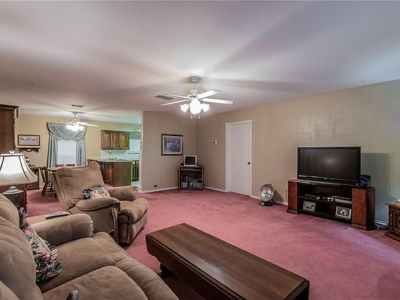 5th image of 230 Compton Dr