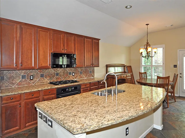 13607 Goldwater Ct — Photo 20