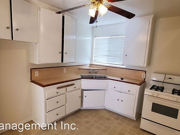 5th image of 7611 N Hollywood Way Unit B