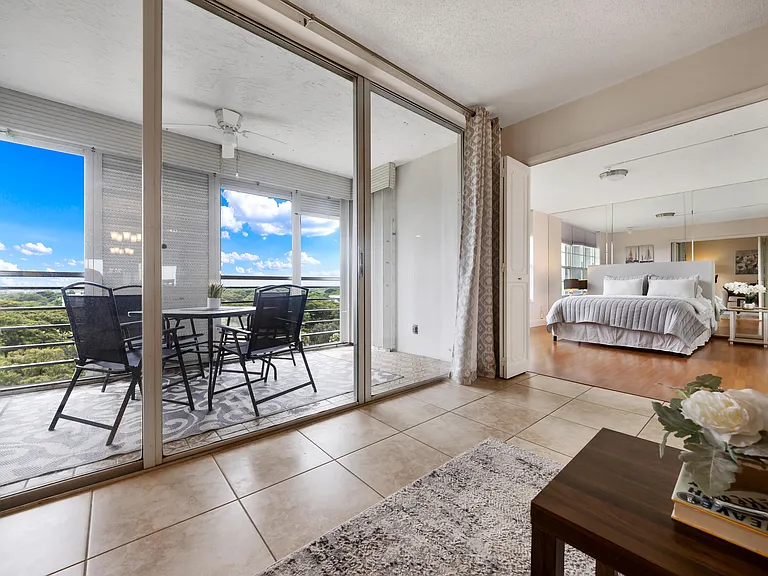 575 Oaks Ln #1009 — Photo 9