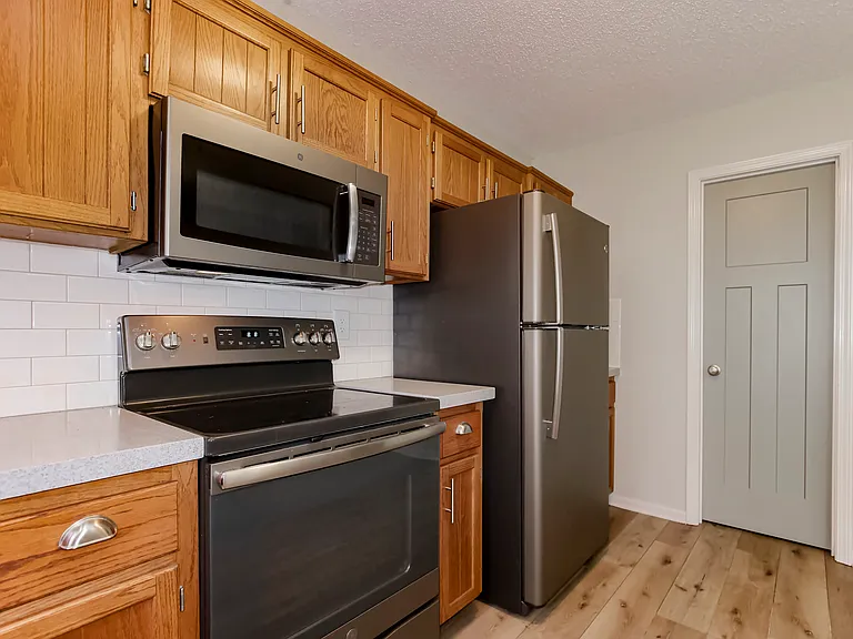 16 Wallingford Dr #16 — Photo 8