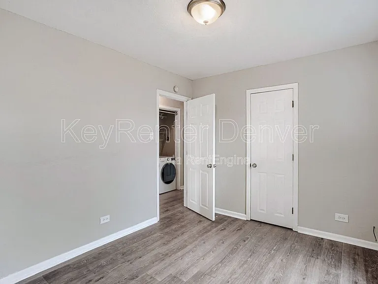 1845 W Stoll Pl — Photo 10