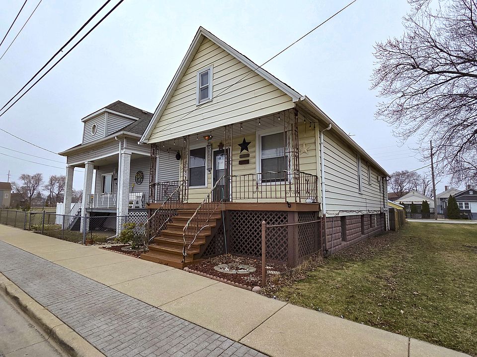 2nd image of 2306 Schrage Ave