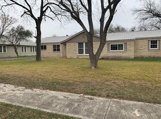 330 Mulberry St, Uvalde, TX 78801