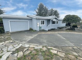 1201 Rowland Ln, Brookings, OR 97415