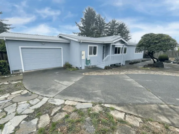 1201 Rowland Ln, Brookings, OR 97415