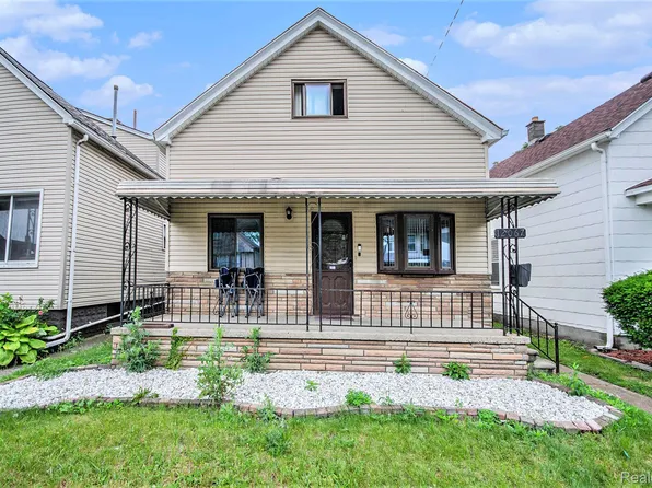 12067 Gallagher St, Hamtramck, MI 48212