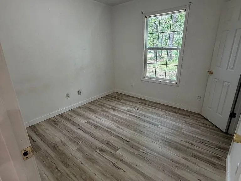 4031 White Oak Rd — Photo 16