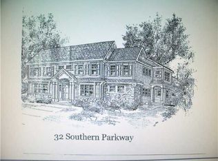 32 Southern Pkwy, Rochester, NY 14618