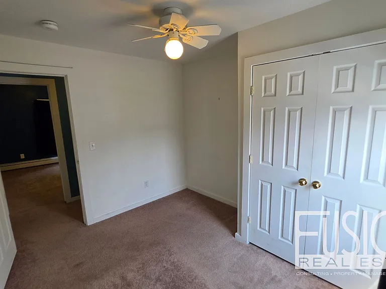 446 Colchester Ave — Photo 11