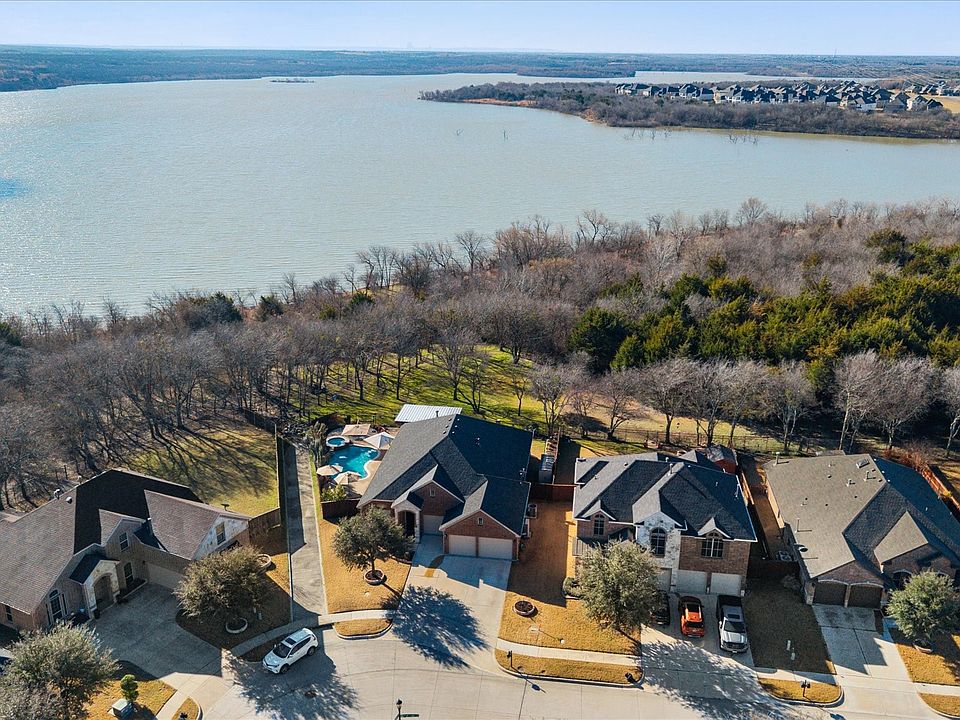 1st image of 2931 Trail Lake Dr