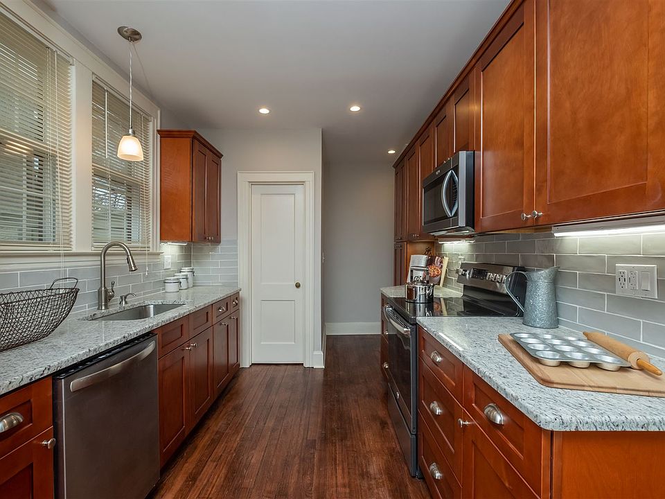 West Hartford - 6 Wood Rd-111