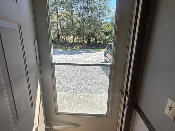 2nd image of 504 E Valley Rd APT A