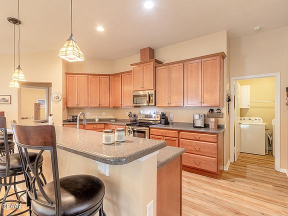 5th image of 168 Tuscany Bend St