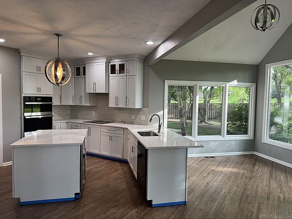 5th image of 16728 Leavenworth Cir