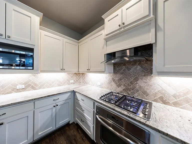 1217 Naples Dr — Photo 32