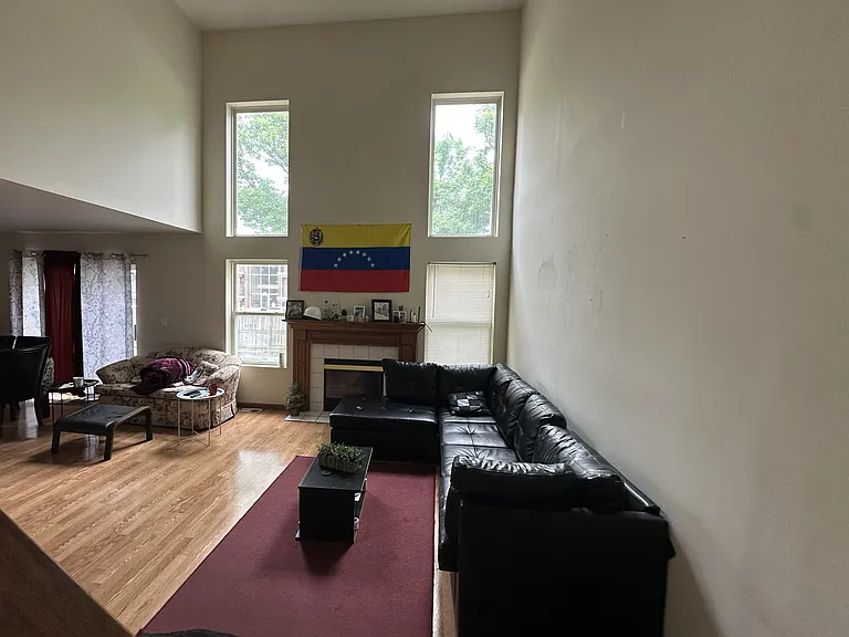 127 Tara Ln — Photo 5