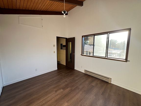 2nd image of 301 SE Sunny Dr