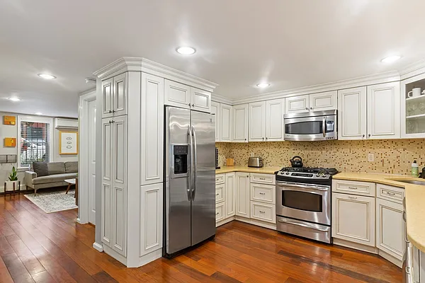 Sold by Corcoran | media 6