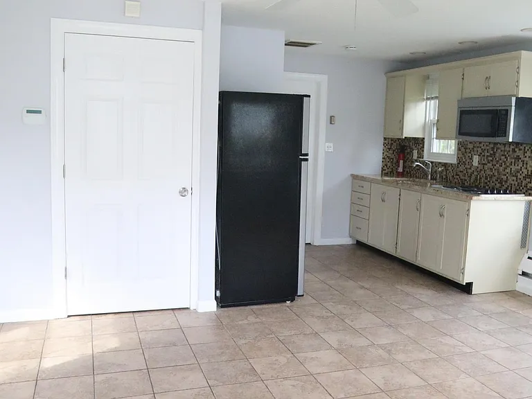 6 Vander Veer Dr #2 — Photo 3