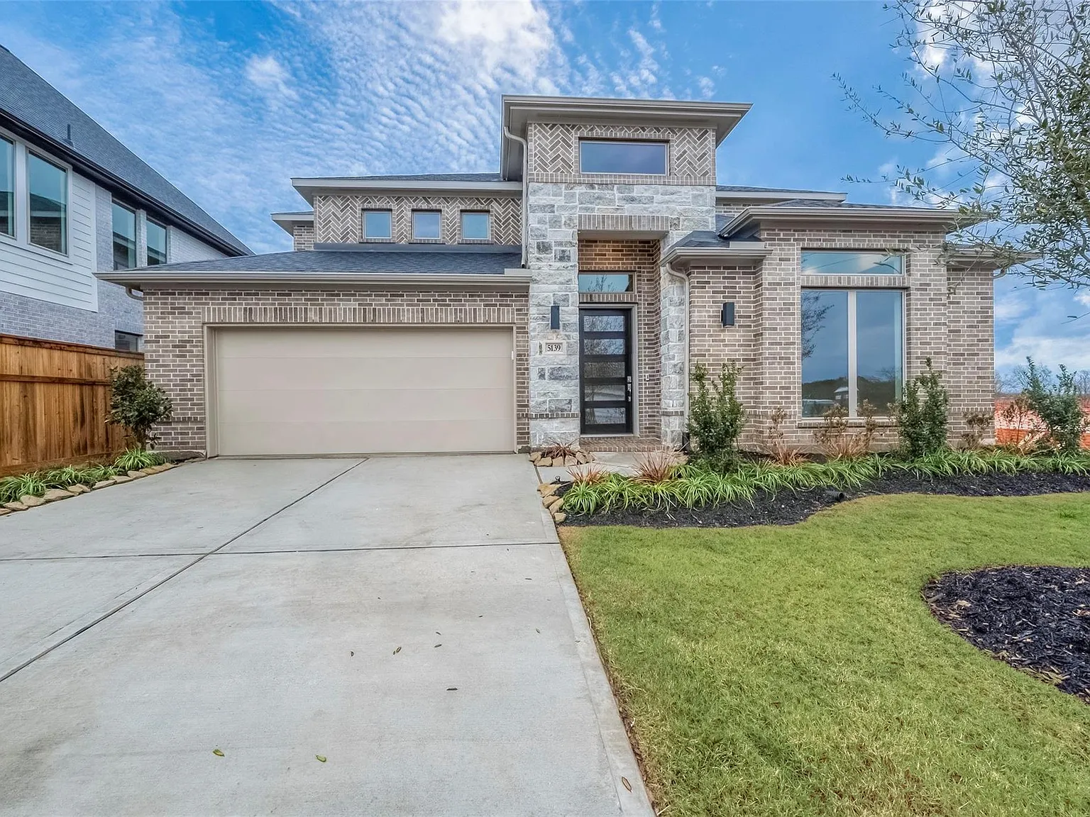 4 bed, 3.5 bath, 3395 sqft, $3,700 — Photo 2