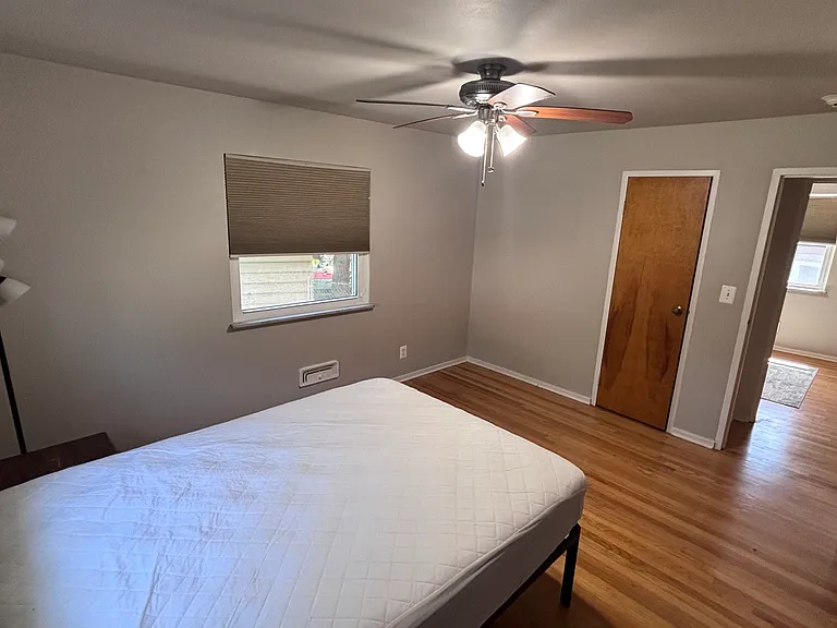 291-301 Riverside Dr #1 — Photo 7