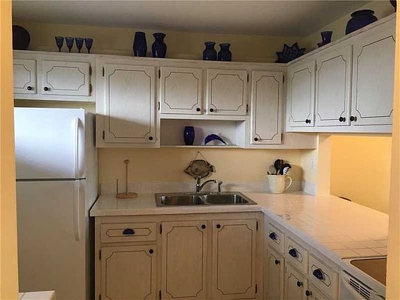 3rd image of 2770 S Garden Dr #312