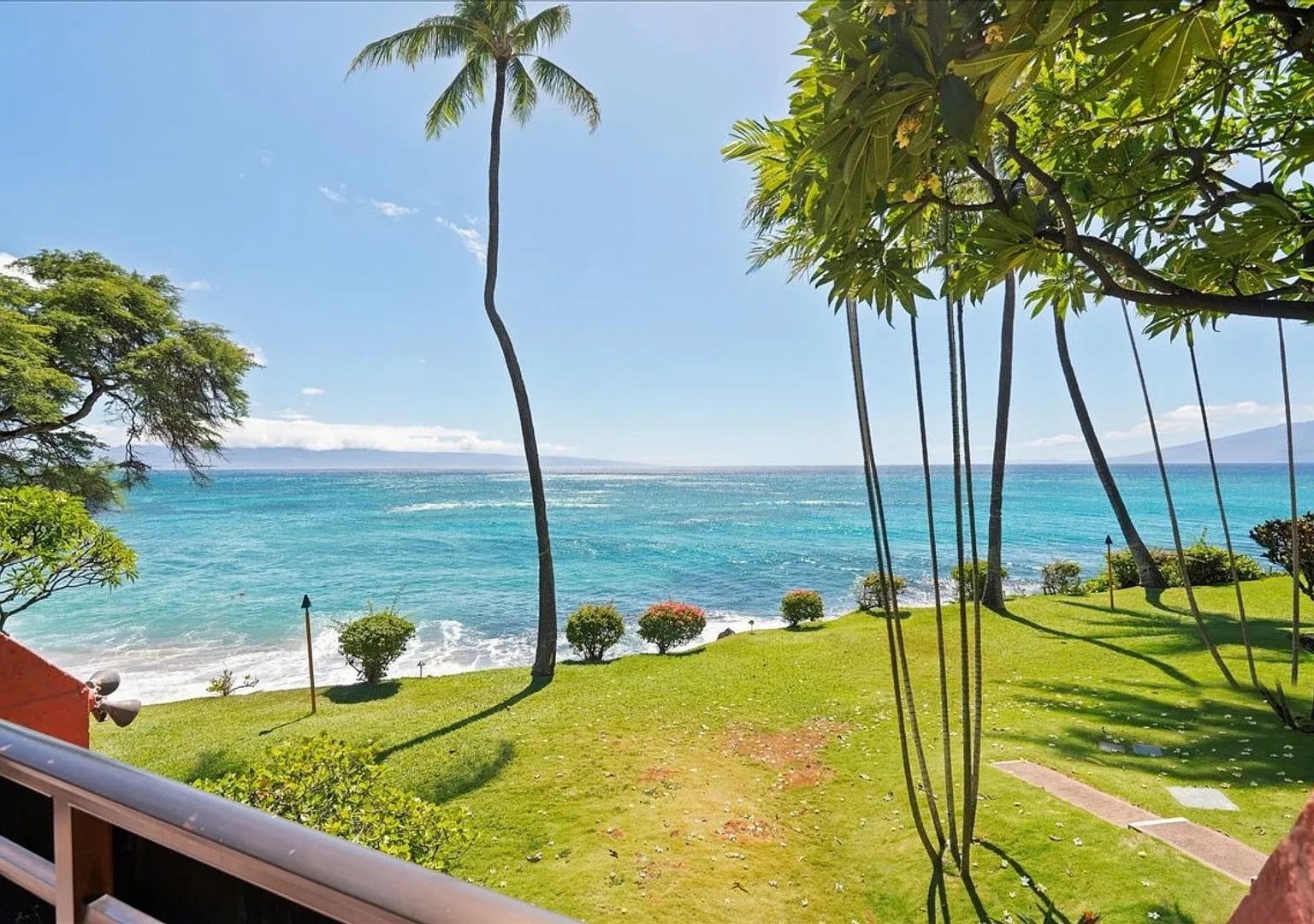 Direct Oceanfront Living at Kuleana - Furnished with Panoramic Views — Photo 2