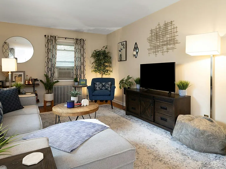 330 S Broadway #B2 — Photo 5
