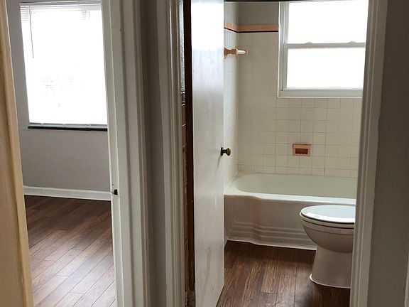 3rd image of 3305 White Oak Dr APT 5