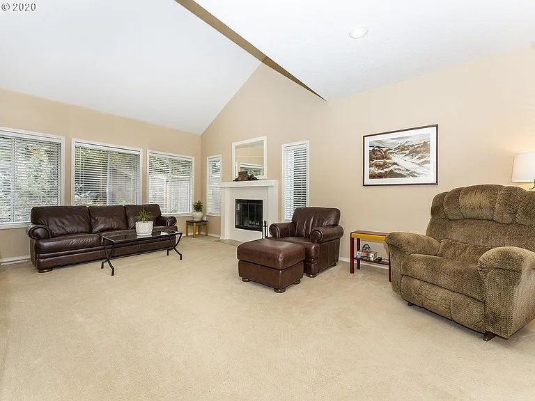 98 Kingsgate Rd — Photo 6