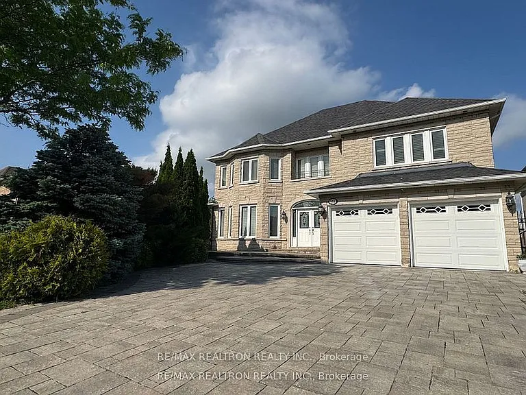 21 Goldring Cres — Photo 1