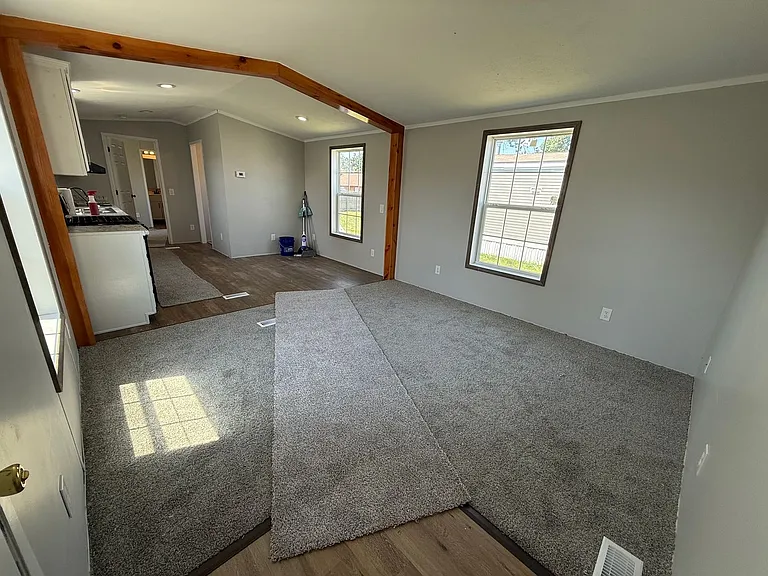 1323 Floyd Ave — Photo 7