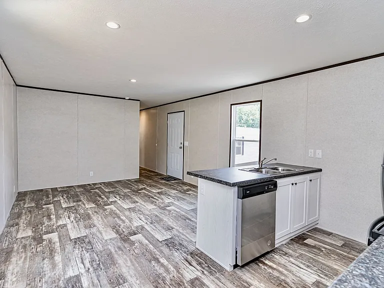 923 W Lee Rd #8 — Photo 7