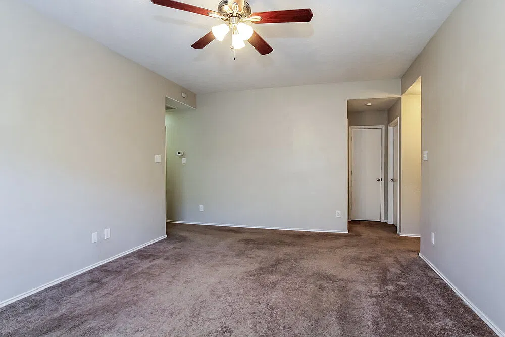 4 bed, 2.0 bath, 1295 sqft, $1,885 — Photo 3