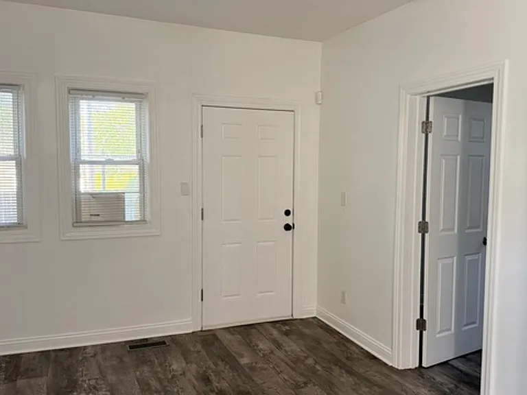 8438 S Baltimore Ave — Photo 8