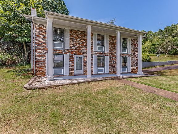3rd image of 301 Grandeur Dr