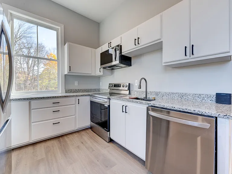 534 Storrs Rd #A — Photo 6