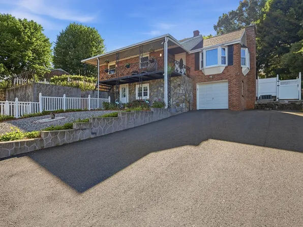 140 Ruskin St, Chicopee, MA 01020